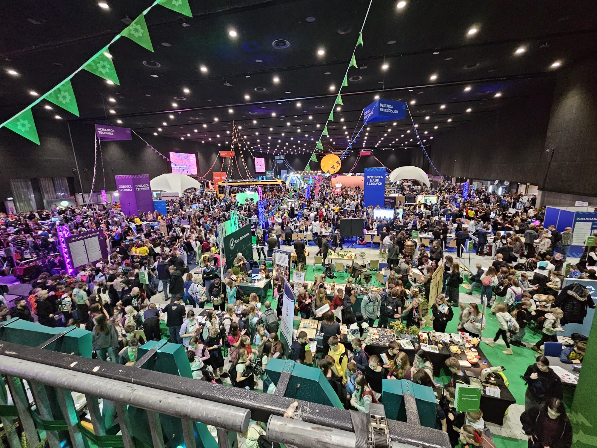 제9회 슬롱스크 과학 페스티벌에서 펼쳐진 다양한 행사