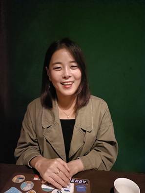 인터뷰에 응한 김희영 프로듀서 사진