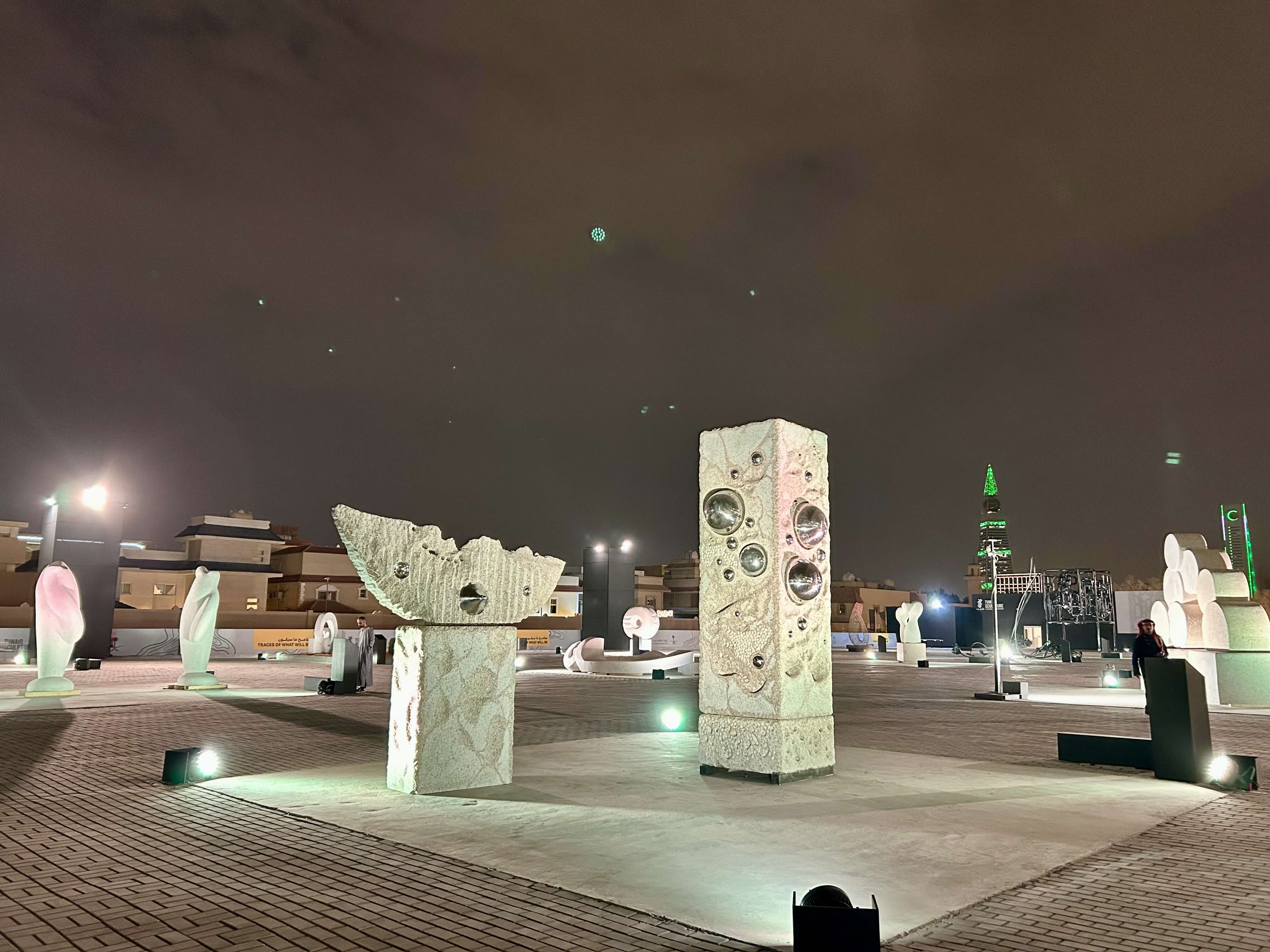  완성 후 야외 전시장 풍경