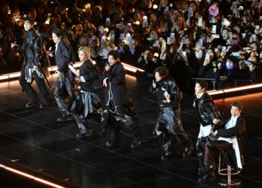 가장 영향력 있는 한류 스타 1위를 차지한 방탄소년단(BTS)이 무대에서 춤을 추고 있다. - 출처: '알비비 투데이(RBB TODAY)' 