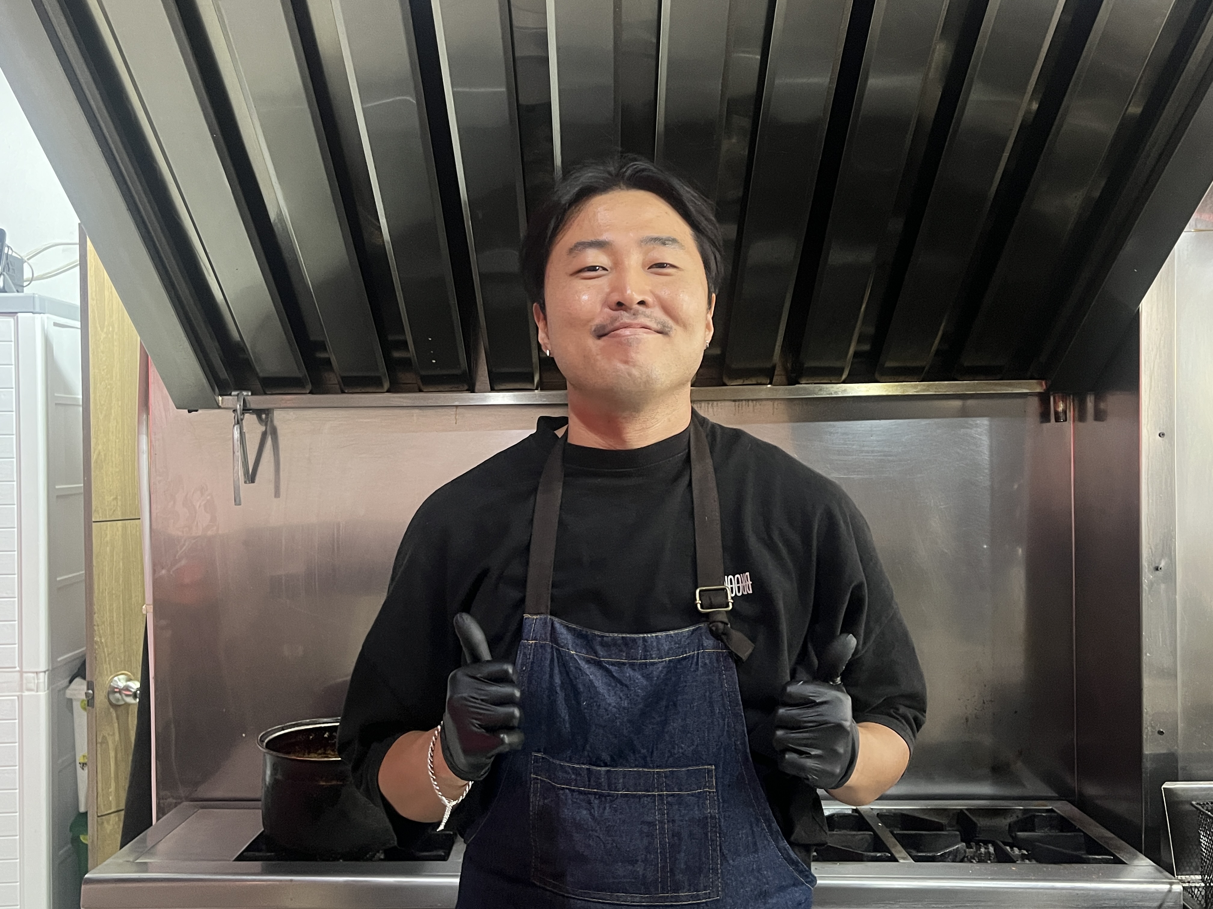 < 오빠 아사도 코레아노(Oppa Asado Coreano)의 이상민 대표 - 출처: 통신원 촬영 >