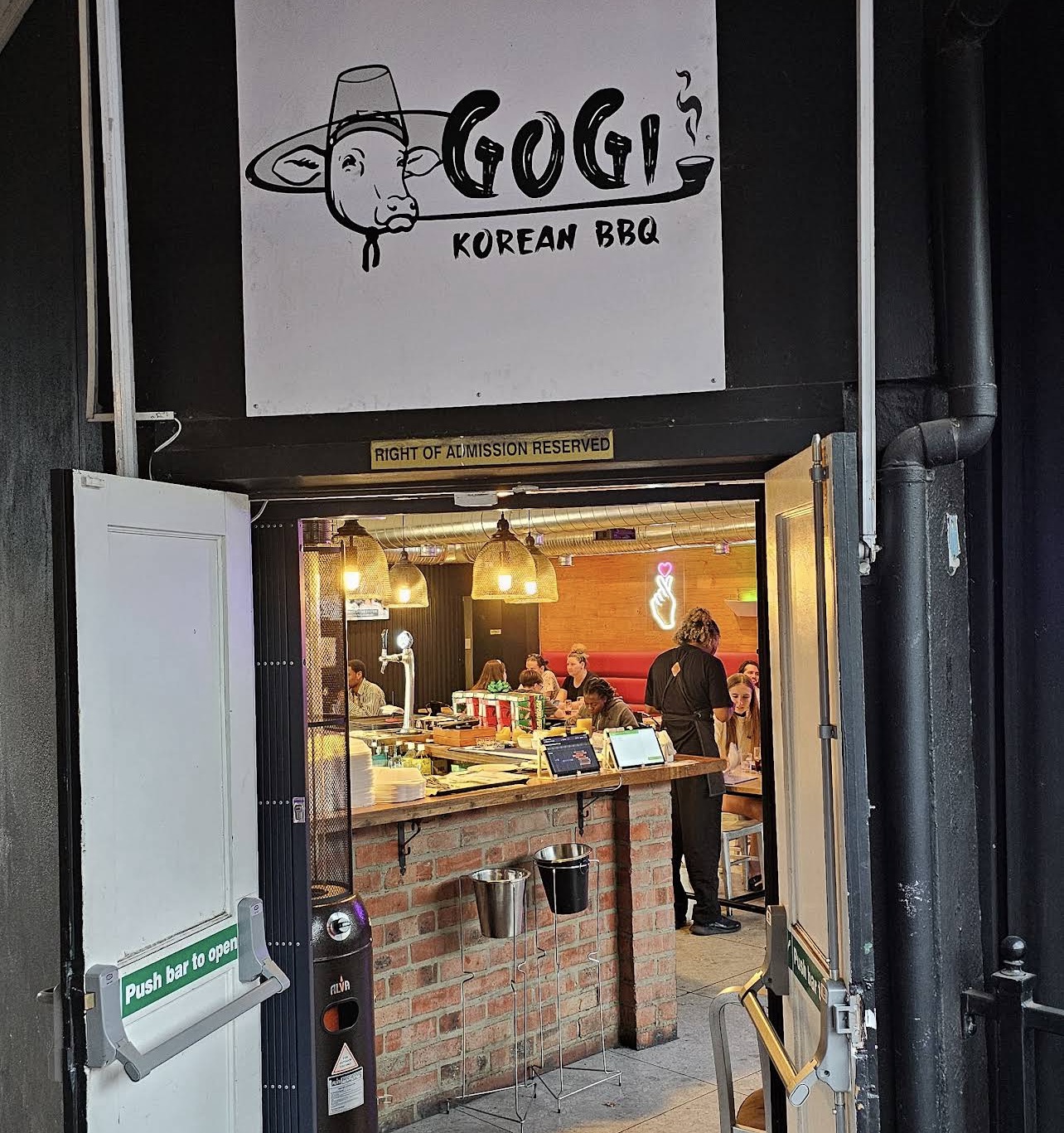  마라톤 결승선에서 10분 거리에 위치한 한식당 '고기(GOGI)'