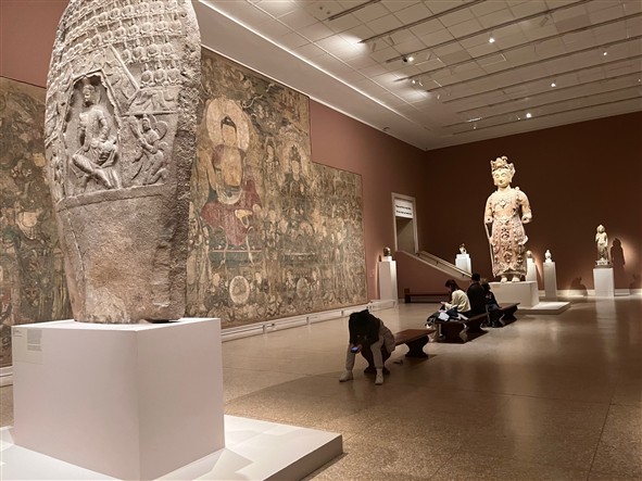 이면의 재발견: 한국 미술을 새롭게 보다(Flip Sides: Seeing Korean Art Anew)' 전시가 열리는 메트로폴리탄 미술관의 아시아 관