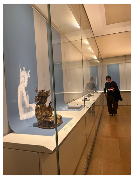 이면의 재발견: 한국 미술을 새롭게 보다(Flip Sides: Seeing Korean Art Anew)' 전시가 열리는 한국관 사진 3 