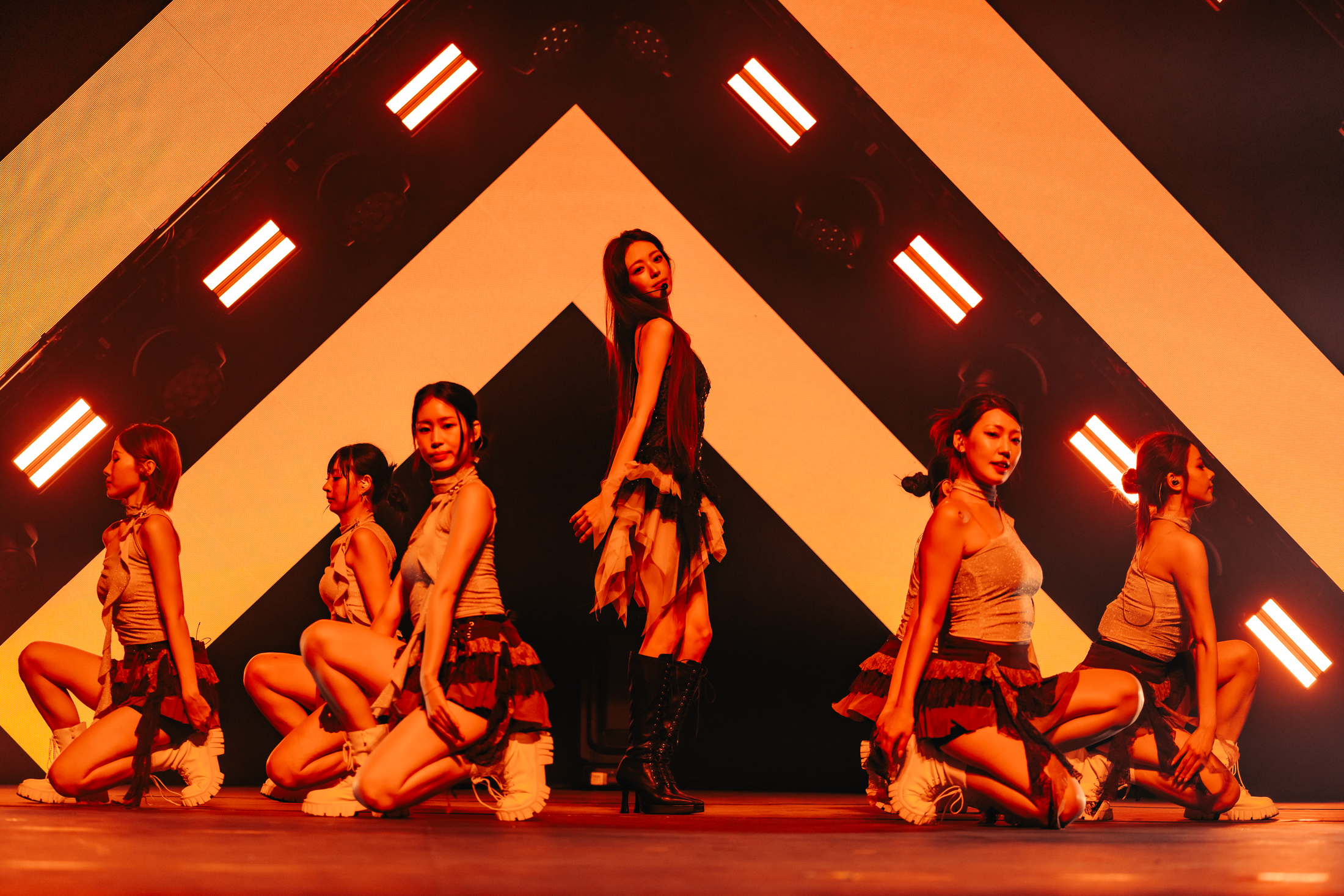 솔로곡 '탠저린(Tangerine)'을 부른 그룹 있지(ITZY)의 유나 
    - 출처: 라이브 네이션 오스트레일리아(Live Nation Australia)의 제스 글리슨(Jess Gleeson) 제공