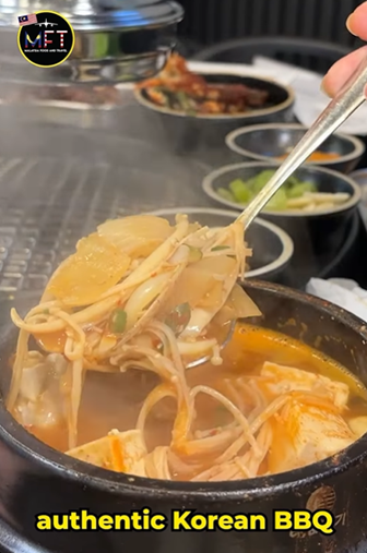 한국 비비큐(BBQ) 프랜차이즈를 소개하는 현지 맛집 알림 게시물 

		- 출처: 말레이시아 푸드 앤 트레블 인스타그램(Instagram) 계정(@malaysiafoodandtravel)