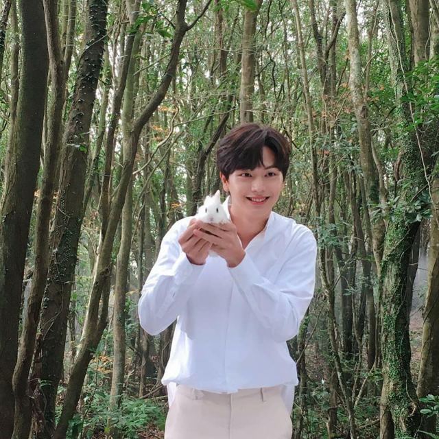 육성재 사진