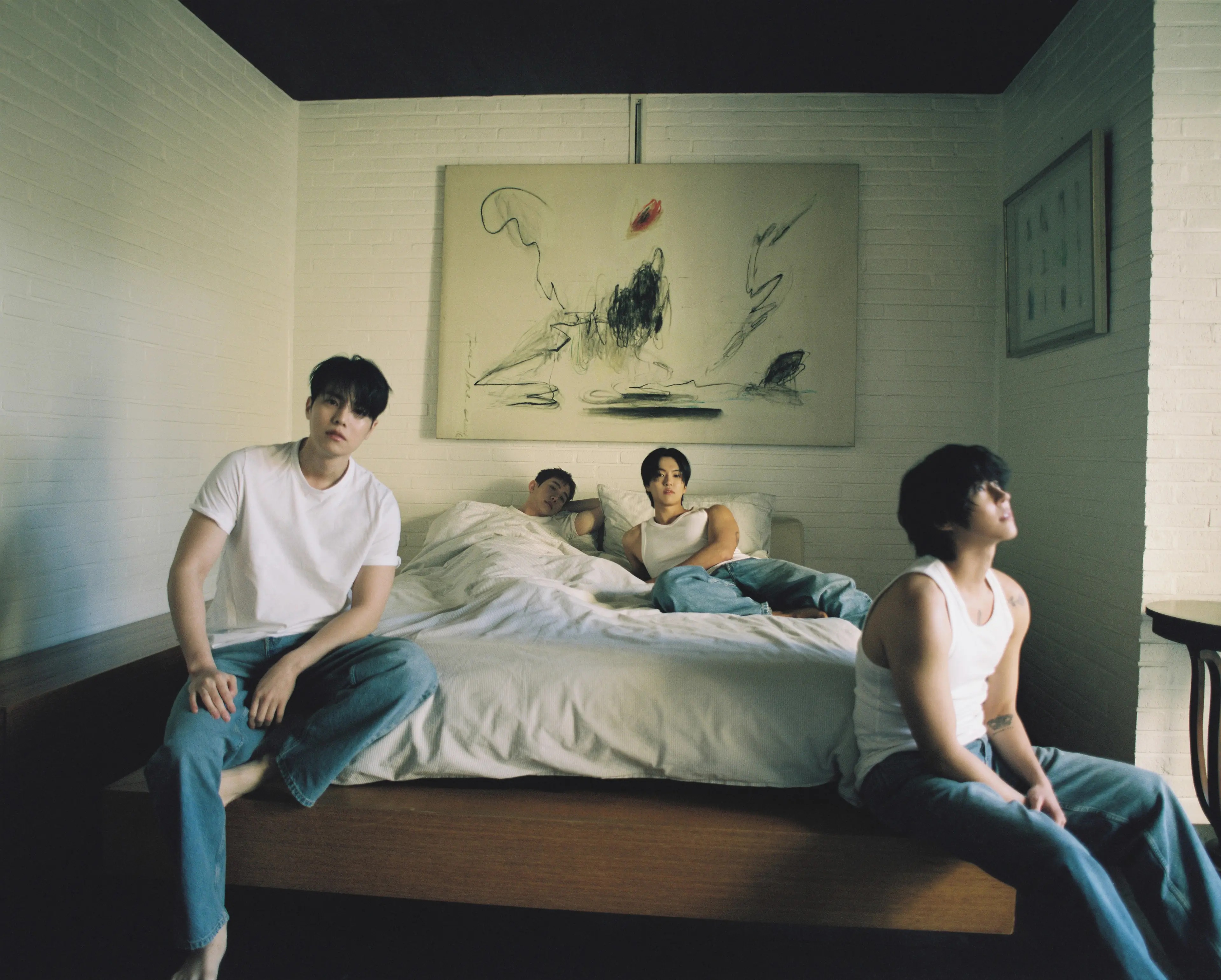 데뷔 10주년을 기념하는 월드투어 ‘로즈토피아(ROSETOPIA) 2026’의 일환으로 바르샤바에서 공연하는 더 로즈