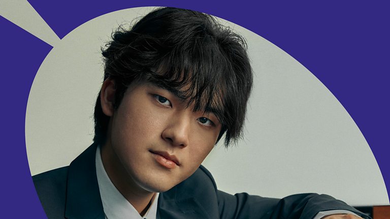  피아니스트 임윤찬은 올해 비비시 프롬스(BBC Proms)에 참여하는 솔리스트 가운데 가장 어린 연주자로 소개됐다 -