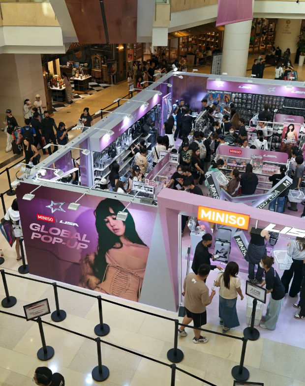 베이징 궈마오상청에 마련된 리사×미니소 글로벌 팝업스토어 전경