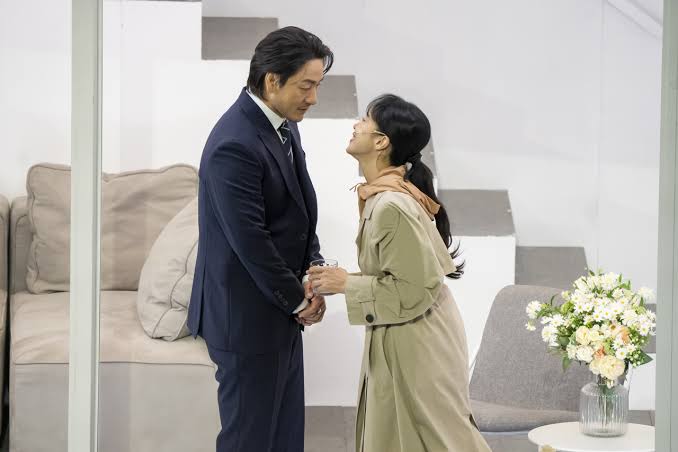 전도연, 박해수 주연의 연극, ‘벚꽃동산’이 맨해튼 파크 애비뉴 아모리 홀에서 성황리 공연되었다