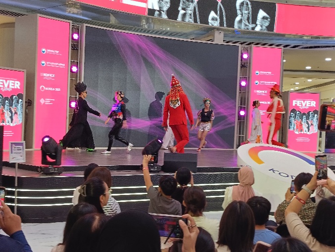 external_image 댄서들의 무대 의상
